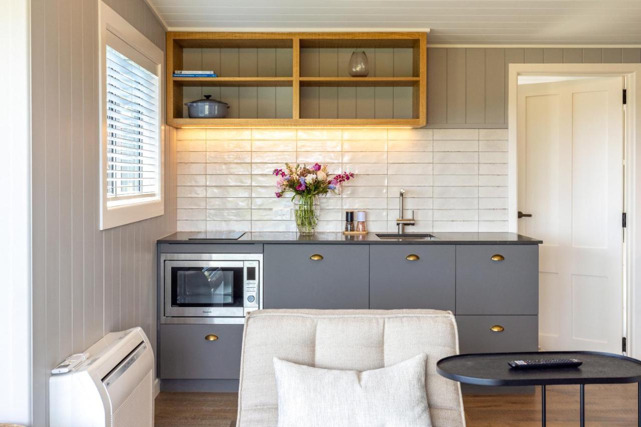 Smiths Cottage - Stay Waiheke Oneroa Buitenkant foto
